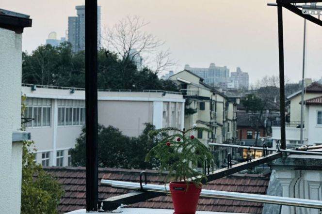 2BR Lane House in Old Xuhui with Terrace