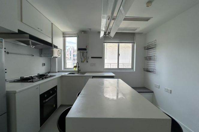 2BR Apartment in Jing'an with Outstanding View