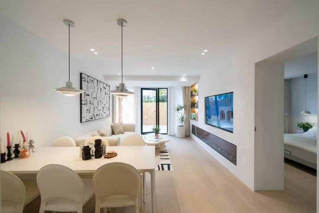 Housing image — Living Room