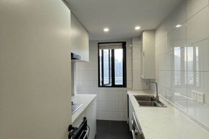 2BR Apartment in Jing'an (L14)