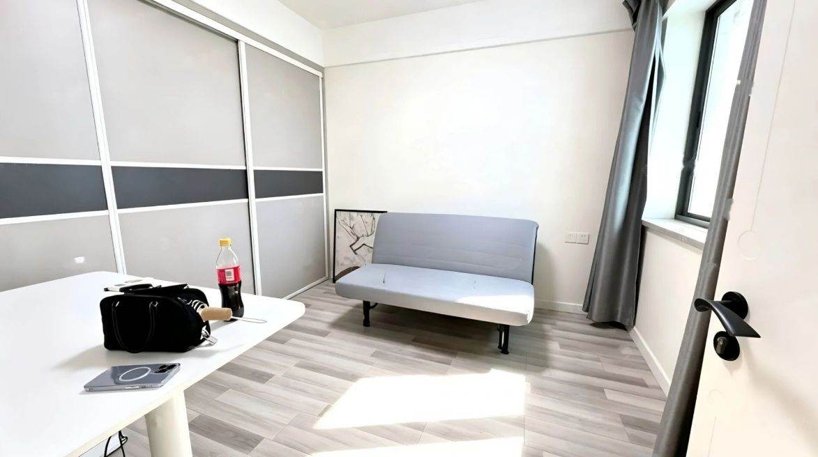 Housing image — Bedroom