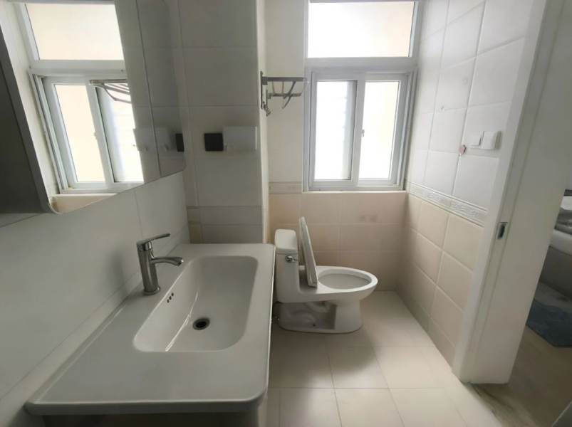 Housing image — Bathroom