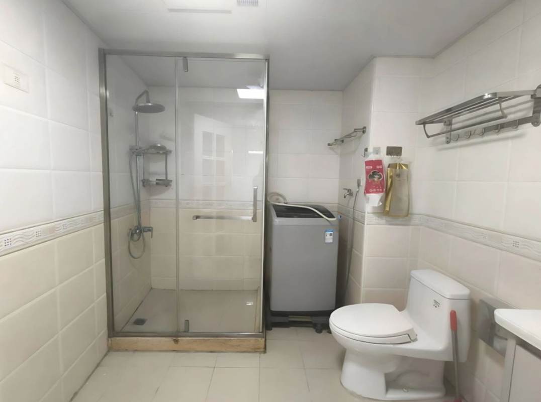 Housing image — Bathroom