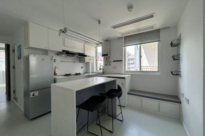 2BR Apartment in Jing'an with Outstanding View