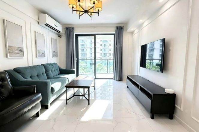 8BR Apartment near Dapuqiao Metro with Floor-to-Ceiling Windows (L9)