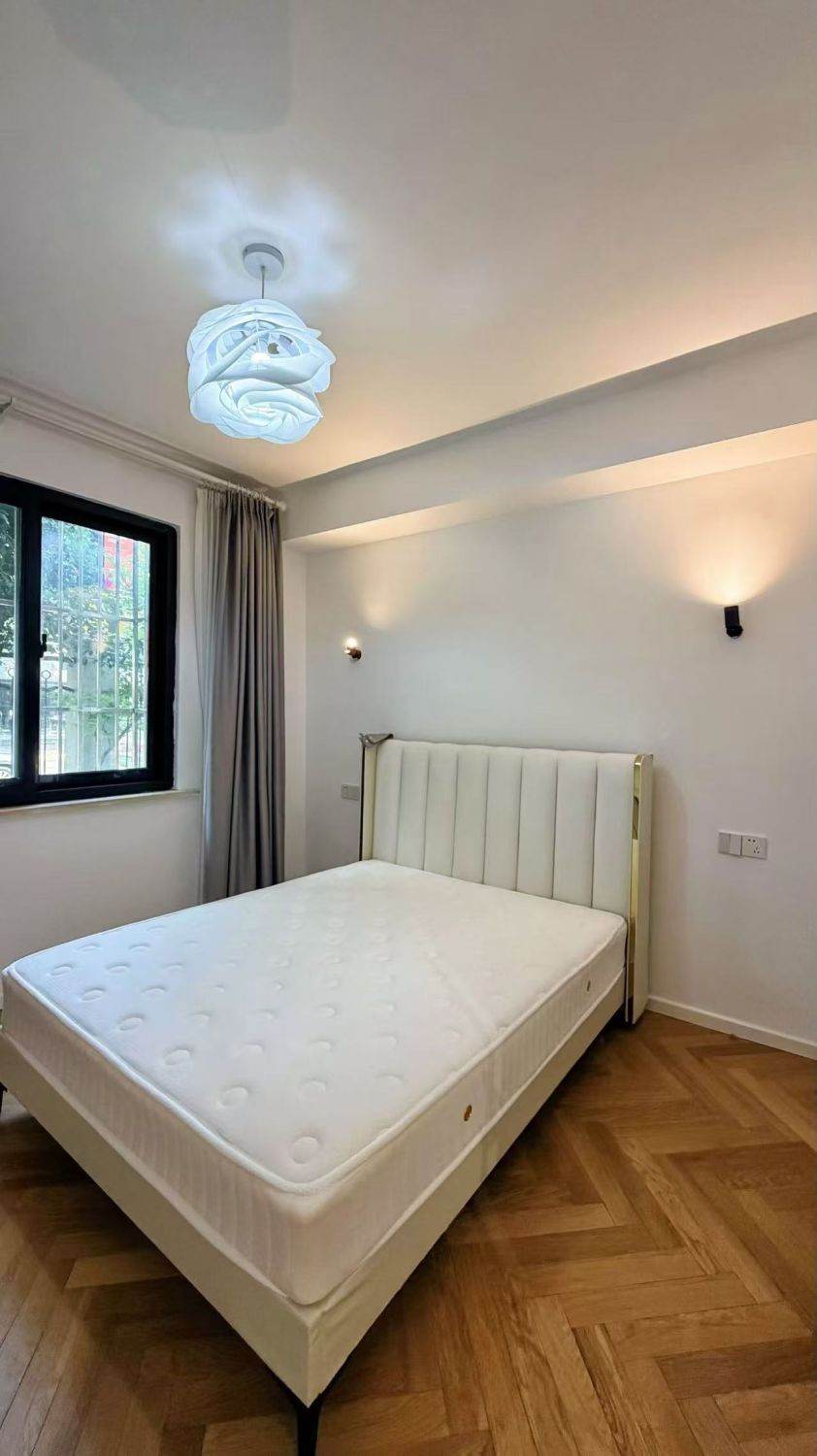 Housing image — Bedroom