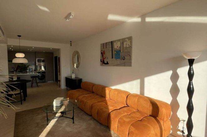 2BR Apartment near Jiangsu Rd Metro (L2/L11)