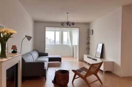 High-Floor 3BR Apartment in Jing'an with Outstanding View