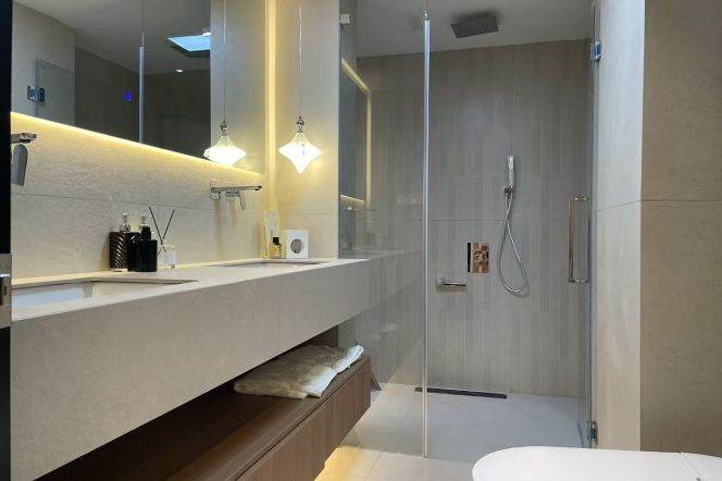 2BR Apartment near People's Square with Green View (L1/L2/L8)