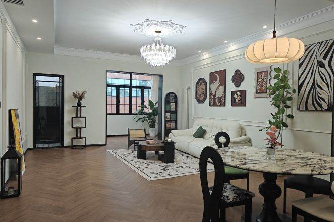 Spacious High-Ceiling Historic 2BR Apartment in Old Xuhui (L1/L7)
