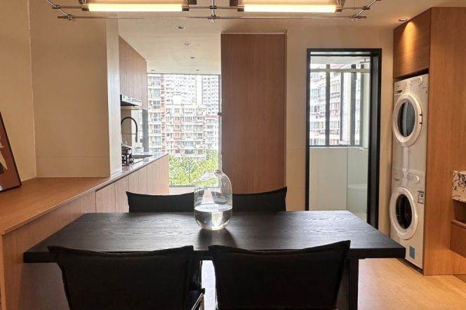3BR Apartment near Changshou Rd Metro with Floor-to-Ceiling Windows (L7/L13)