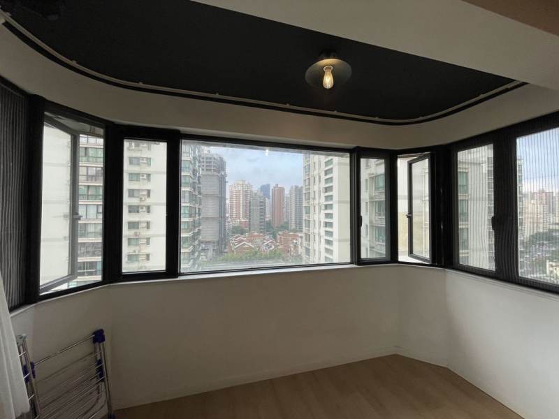 Housing image — Balcony