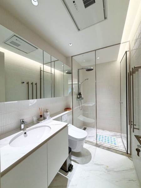 Housing image — Bathroom
