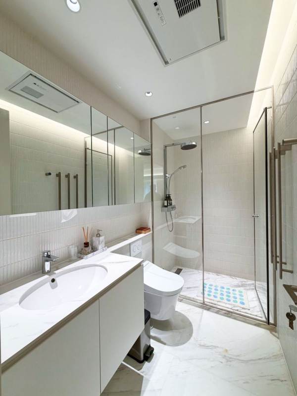Housing image — Bathroom