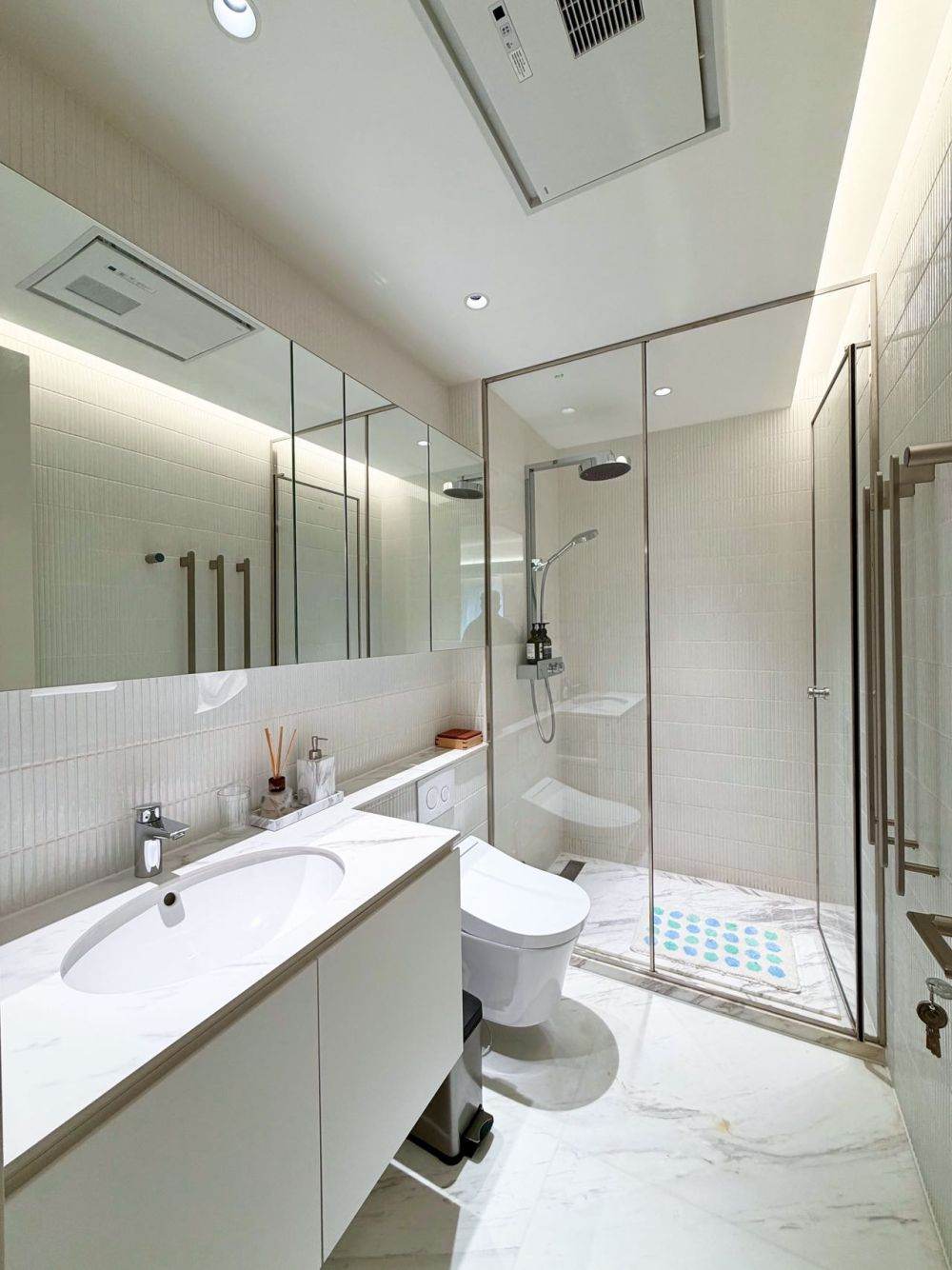 Housing image — Bathroom