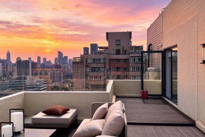 High-Floor Spacious Studio Apartment near Jiangning Rd Metro with Outstanding View (L13)