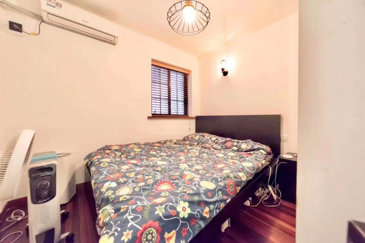 Housing image — Bedroom