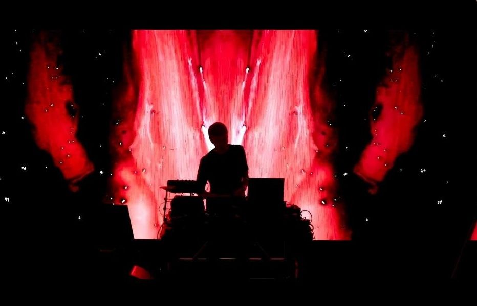 Alex Banks [A/V] Live at Star@ Culture Center | SmartShanghai