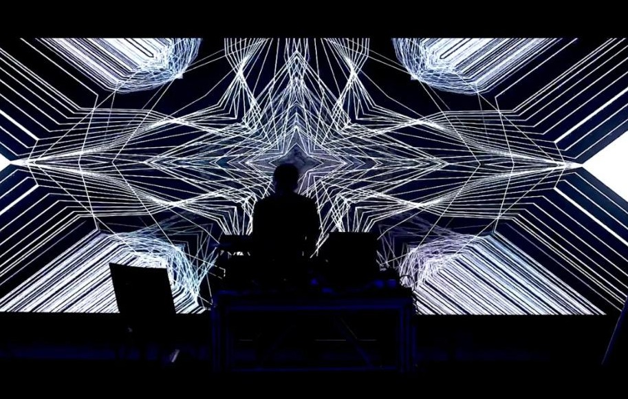 Alex Banks [A/V] Live at Star@ Culture Center | SmartShanghai