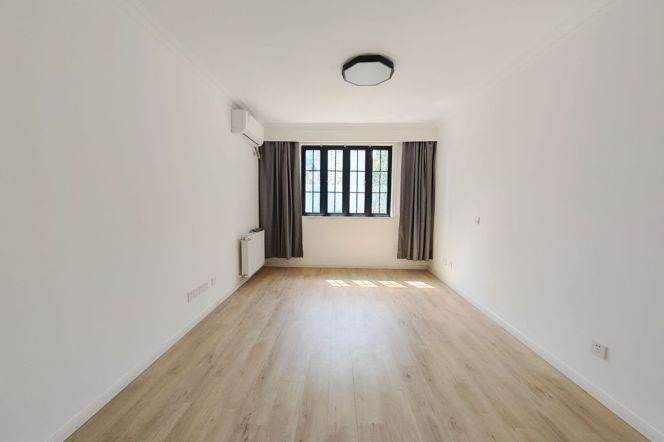 Historic 3BR Apartment in Jing'an with Terrace (L2/L7/L14)