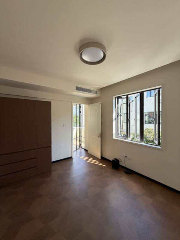 Housing image — Bedroom