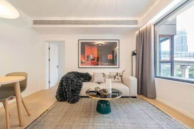 2BR Apartment at Top Of City (L13)
