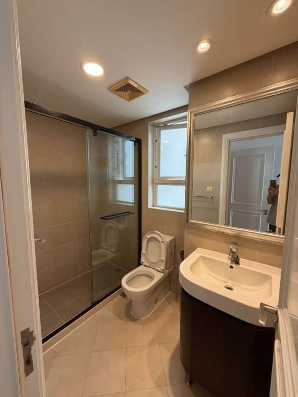 Housing image — Bathroom