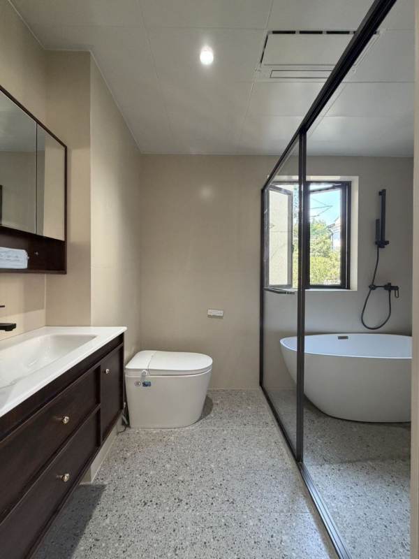 Housing image — Bathroom