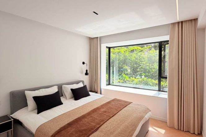 4BR Apartment in Jing'an (L13/L14)