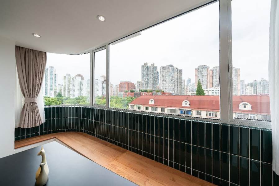 Housing image — Balcony