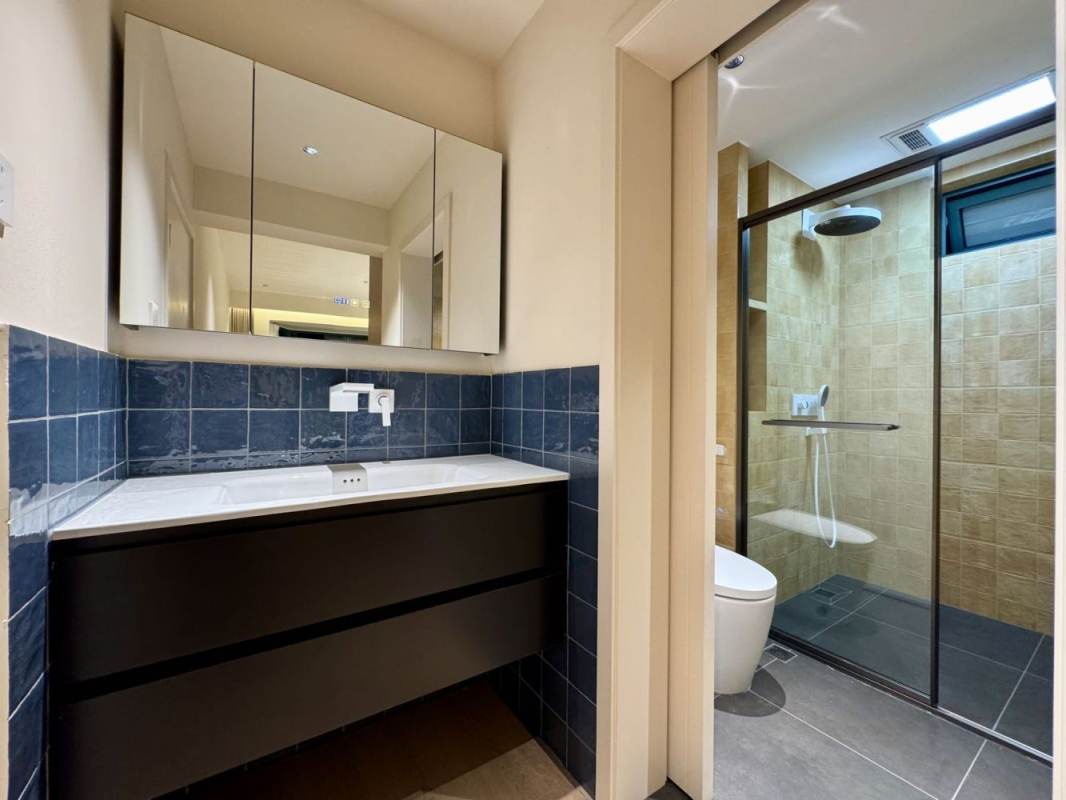 Housing image — Bathroom