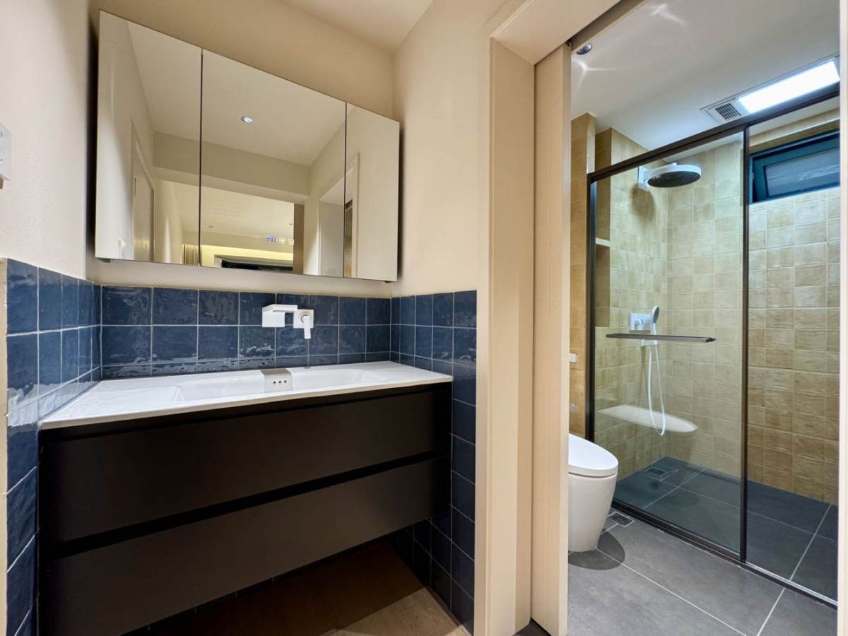 Housing image — Bathroom