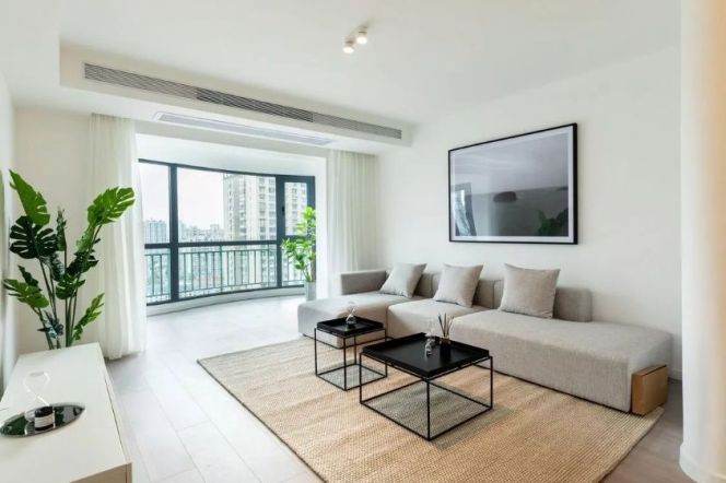 High-Floor 2BR Apartment near Xiaonanmen Metro