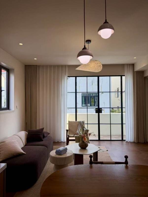 Housing image — Living Room