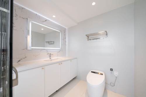 Housing image — Bathroom