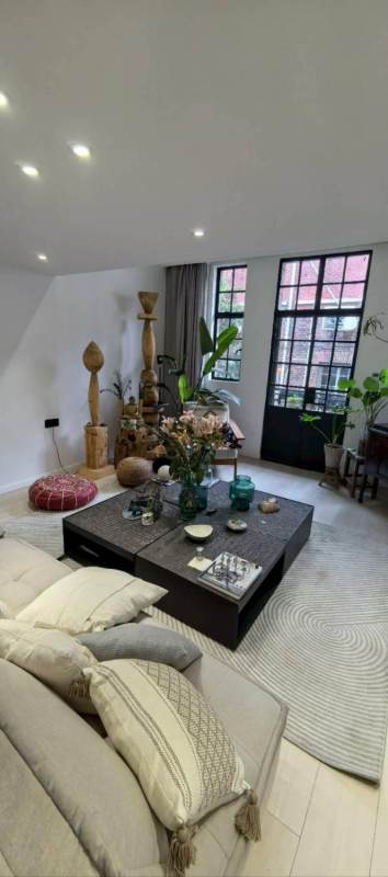Housing image — Living Room
