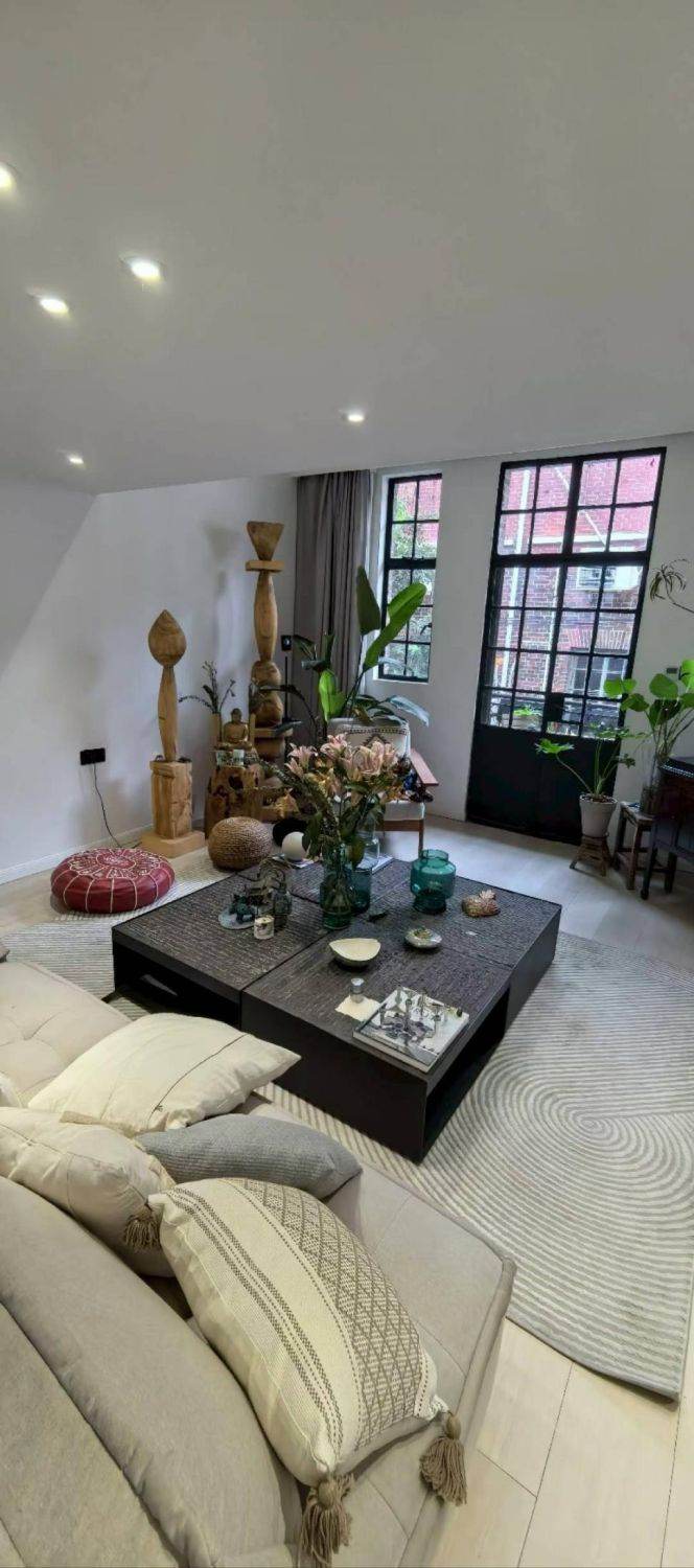 Housing image — Living Room