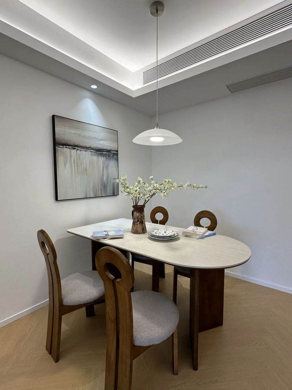 Housing image — Dining Area
