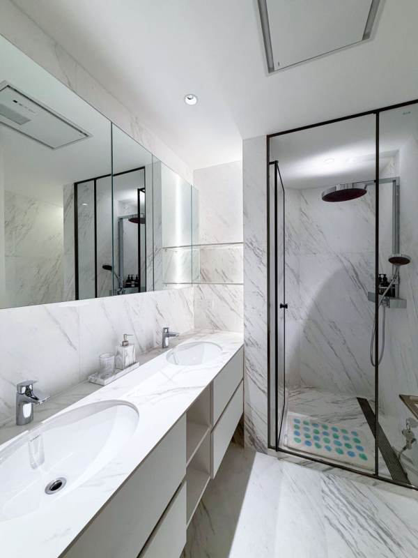 Housing image — Bathroom