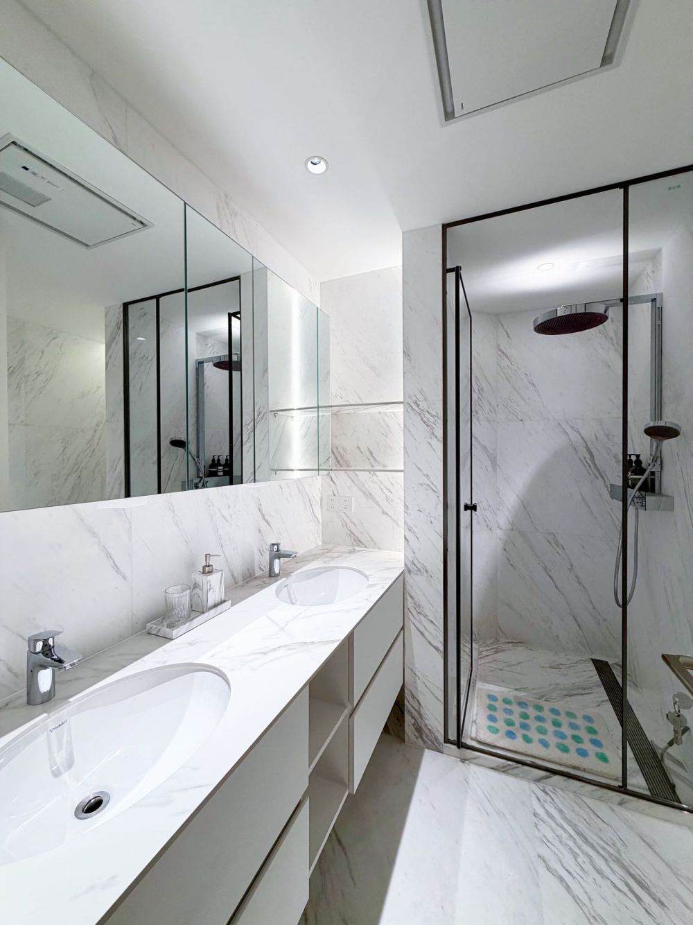 Housing image — Bathroom