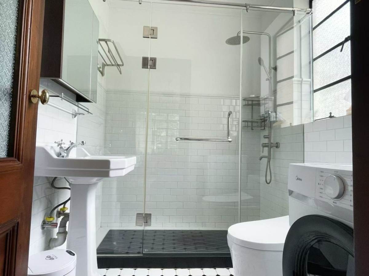 Housing image — Bathroom