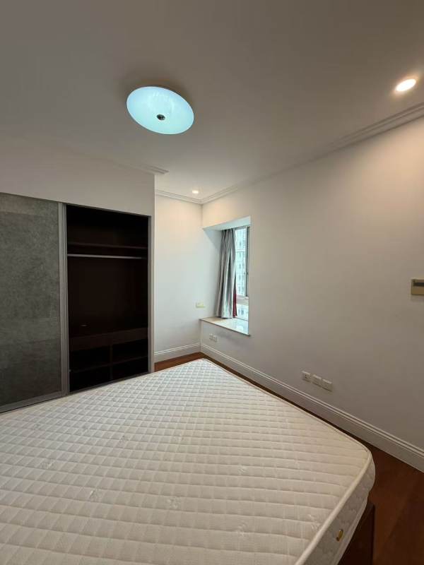 Housing image — Bedroom