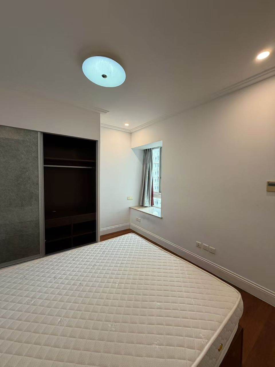 Housing image — Bedroom