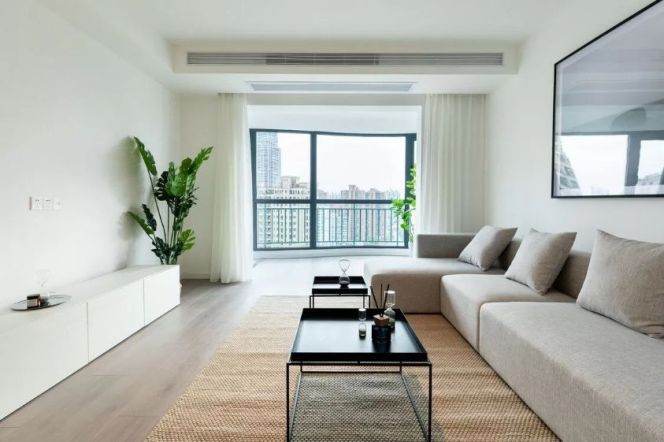 High-Floor 2BR Apartment near Xiaonanmen Metro
