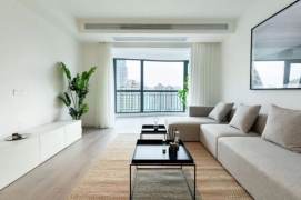 High-Floor 2BR Apartment near Xiaonanmen Metro