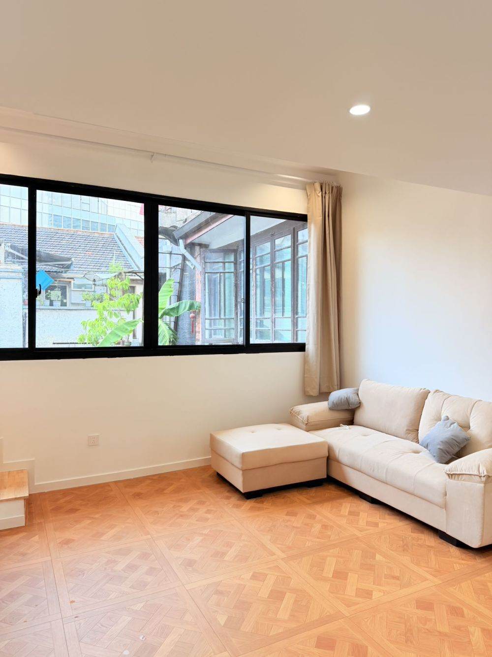 Housing image — Living Room