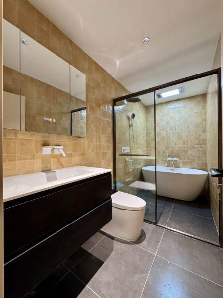 Housing image — Bathroom