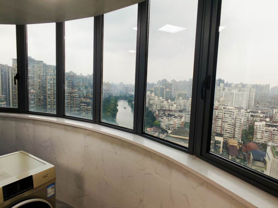 Housing image — Balcony