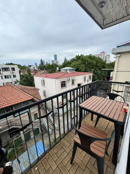 Housing image — Balcony