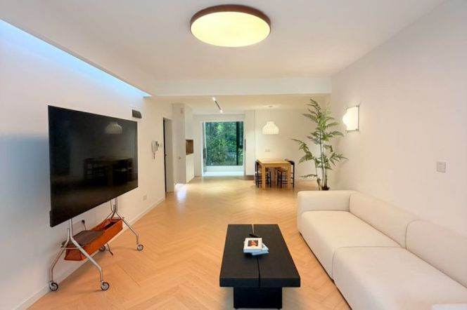 4BR Apartment in Jing'an (L13/L14)